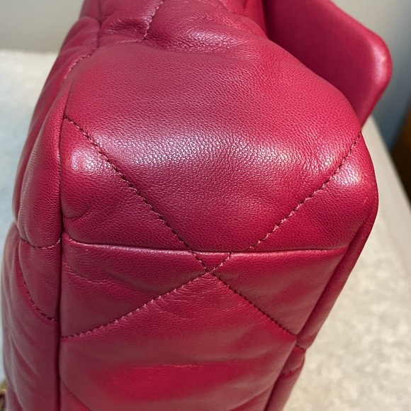 Chanel Red large 19 Flap Bag - Picture 7 of 16